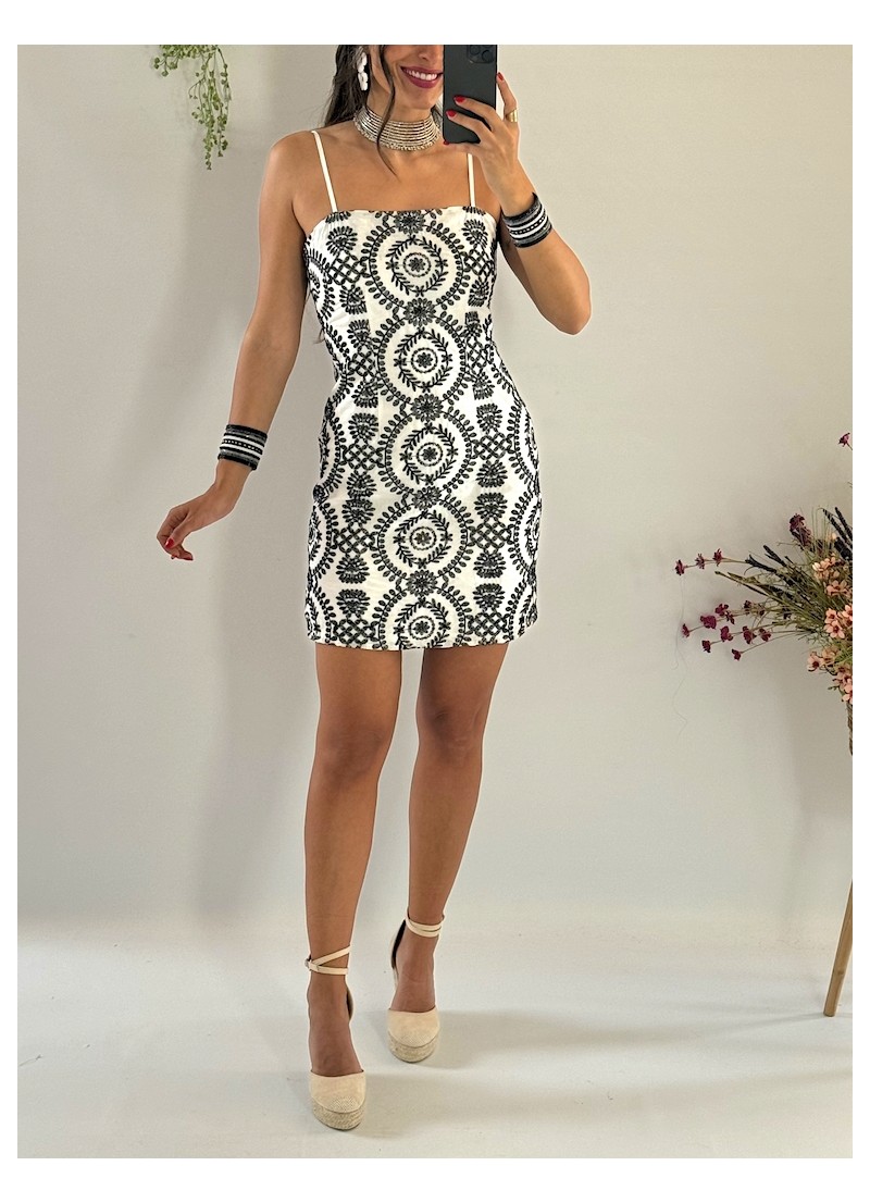 Vestido bordado Lena