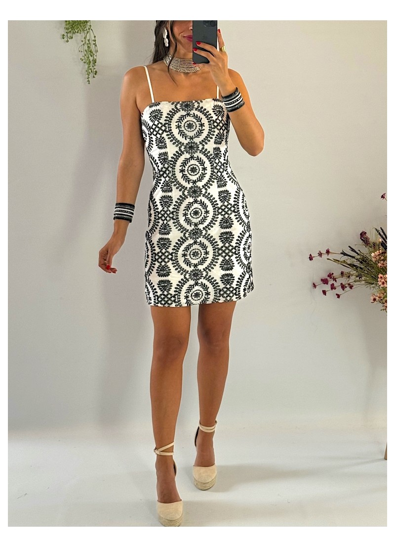 Vestido bordado Lena