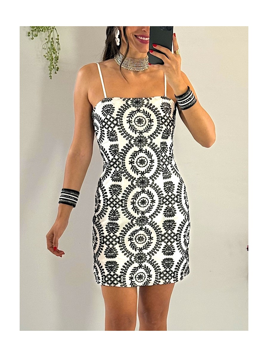 Vestido bordado Lena