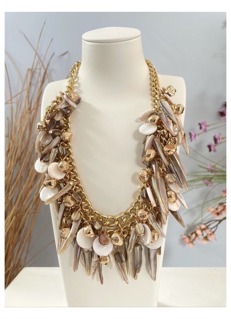 Collar Priya beige y dorado