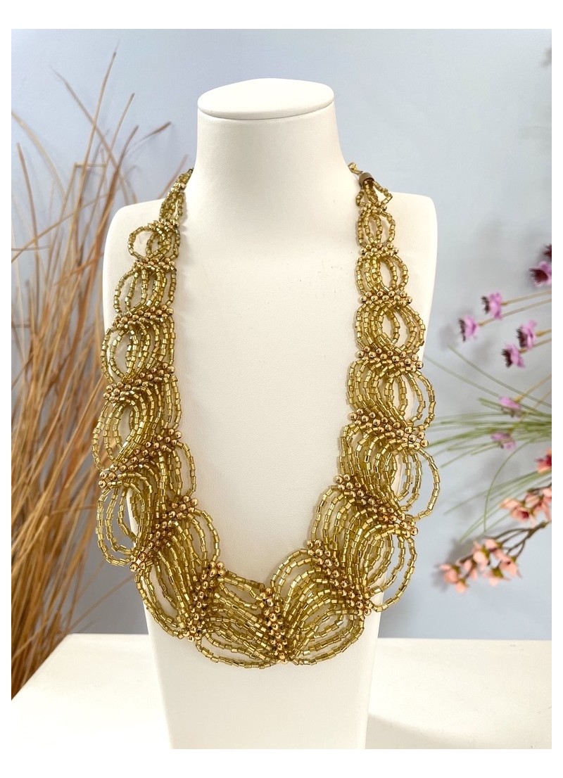 Collar Chipre dorado suave