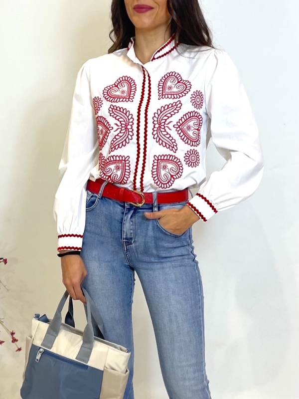 Blusa Rubí bordados rojos