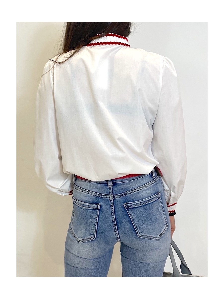 Blusa Rubí bordados rojos