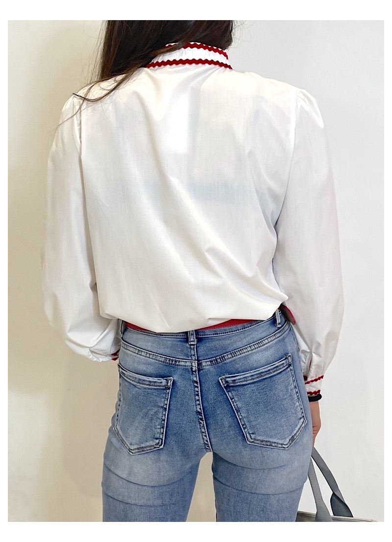 Blusa Rubí bordados rojos