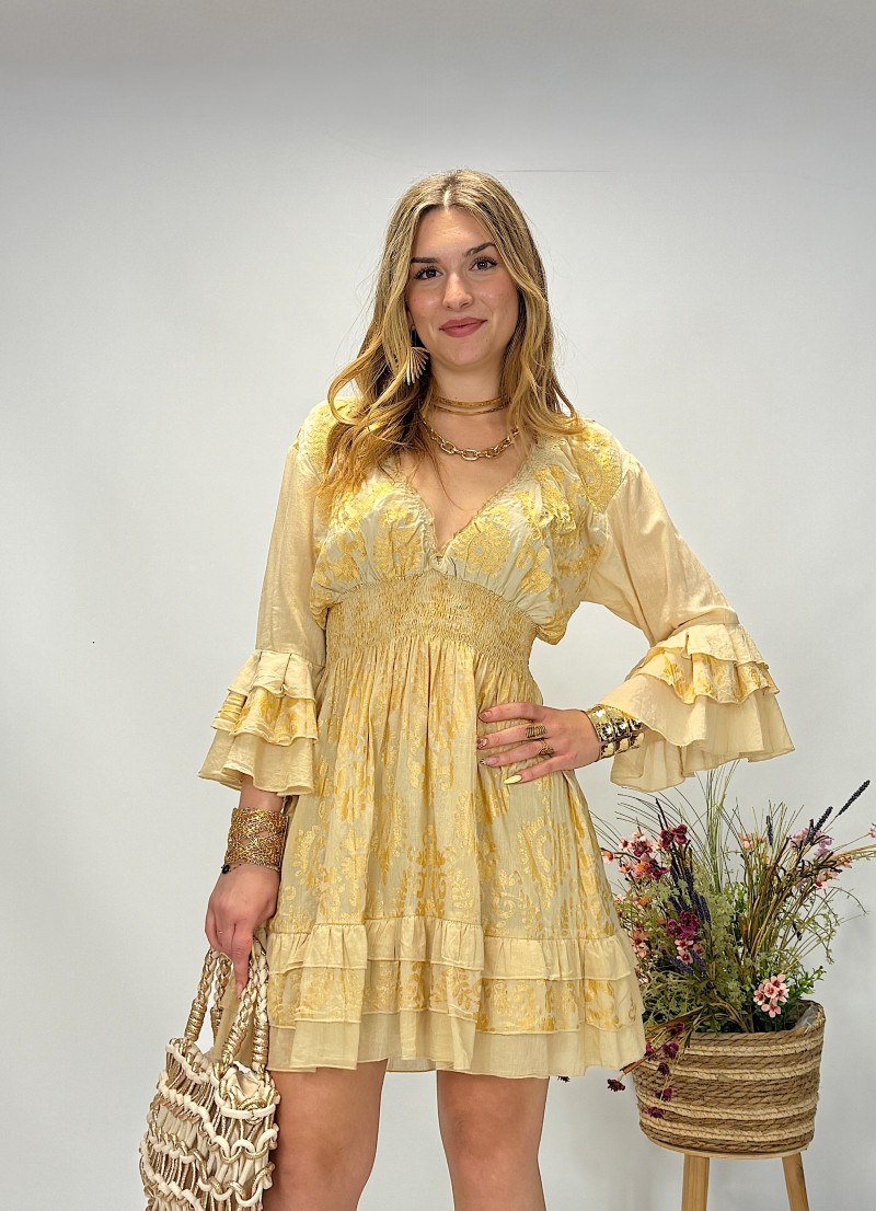 Vestido estilo boho  - cena en la playa