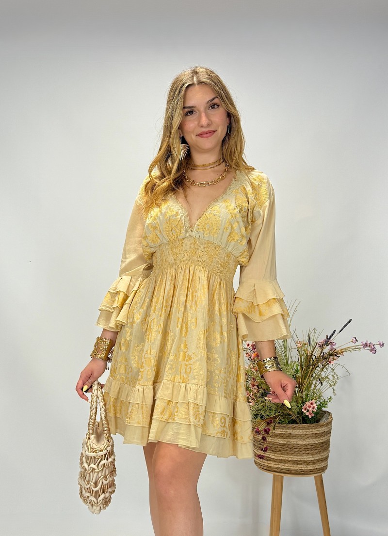 Vestido estilo boho  - cena en la playa