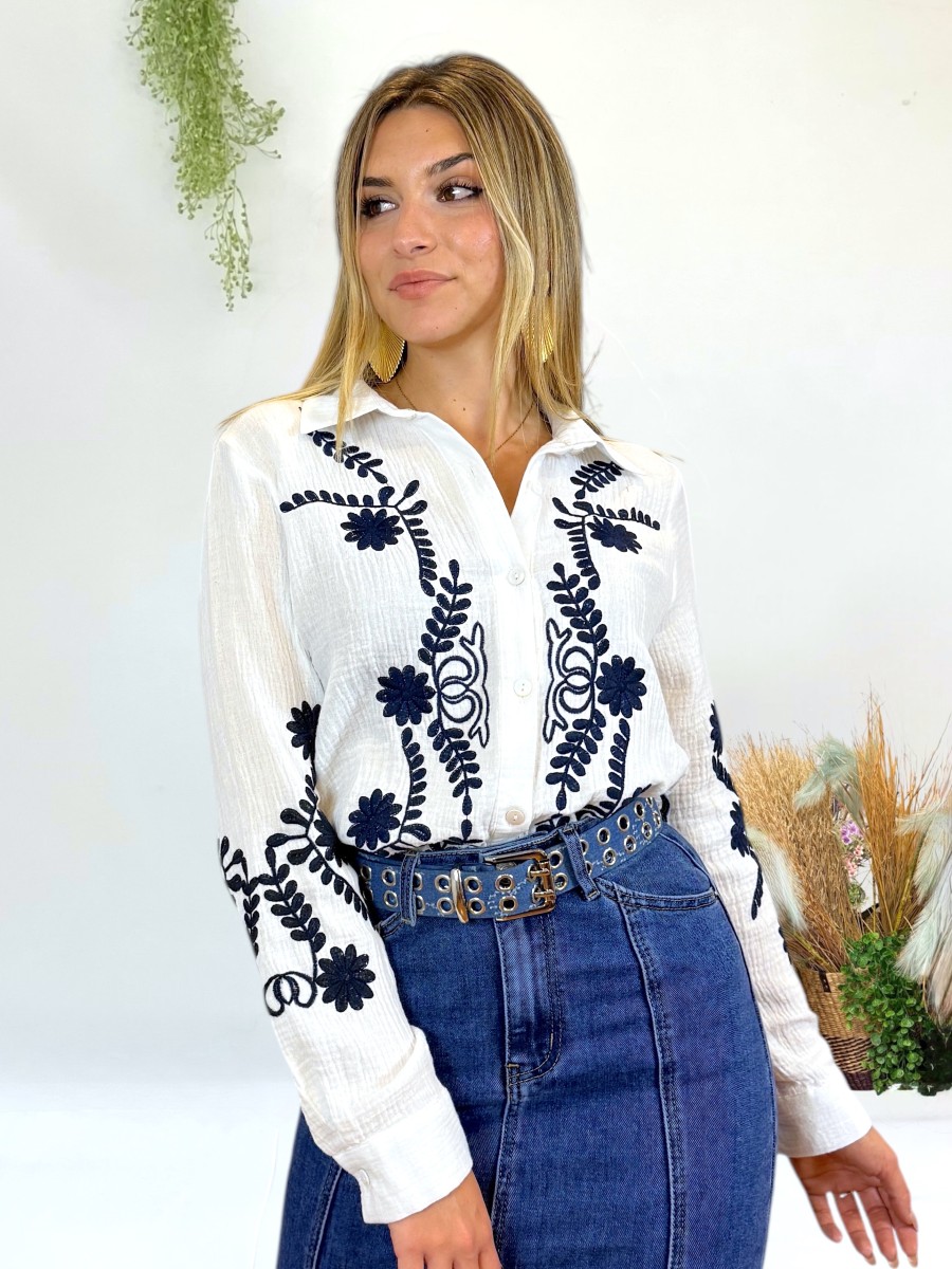 Blusa bordados azul marino
