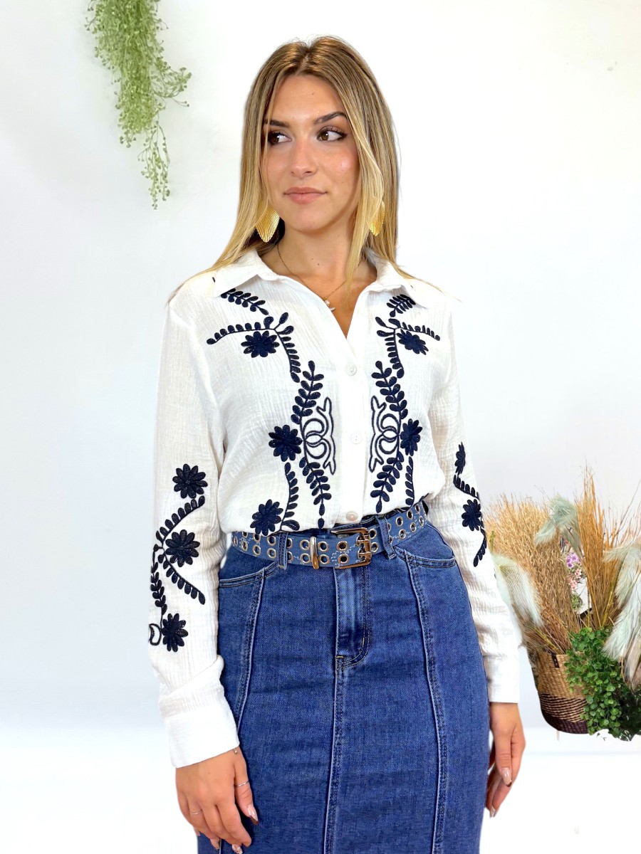 Blusa bordados azul marino