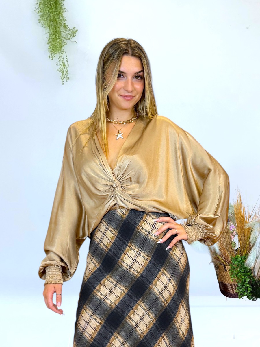 Blusa satinada beige