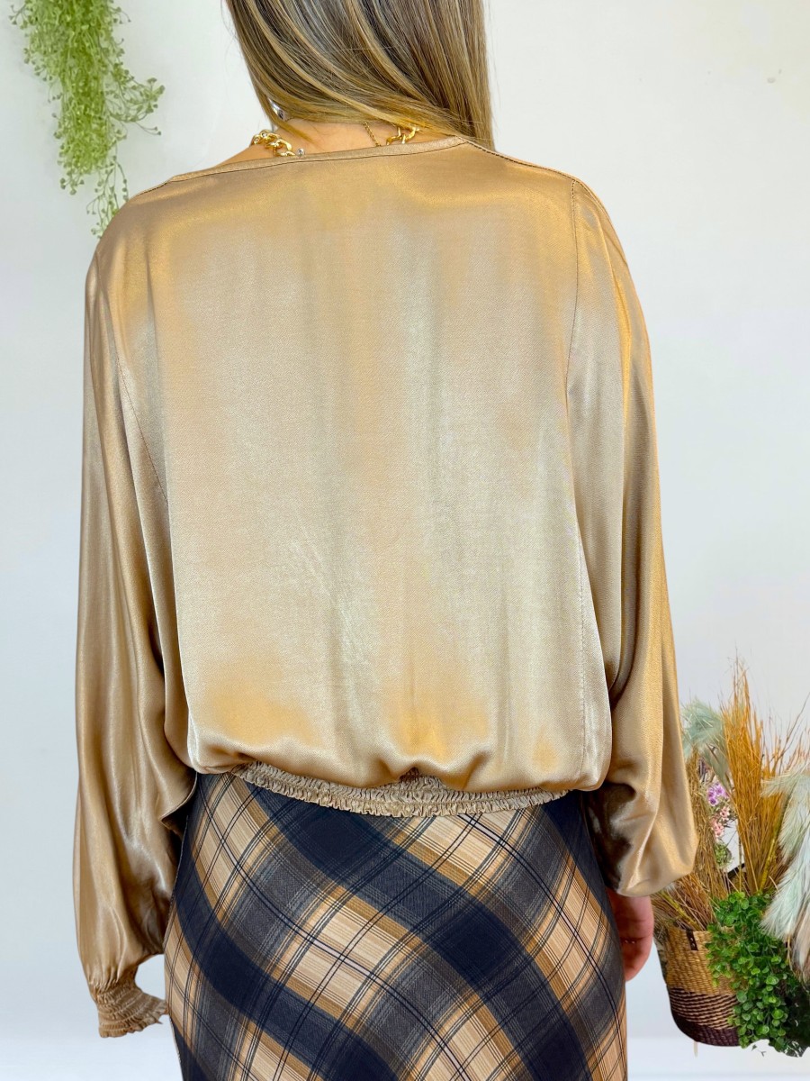 Blusa satinada beige
