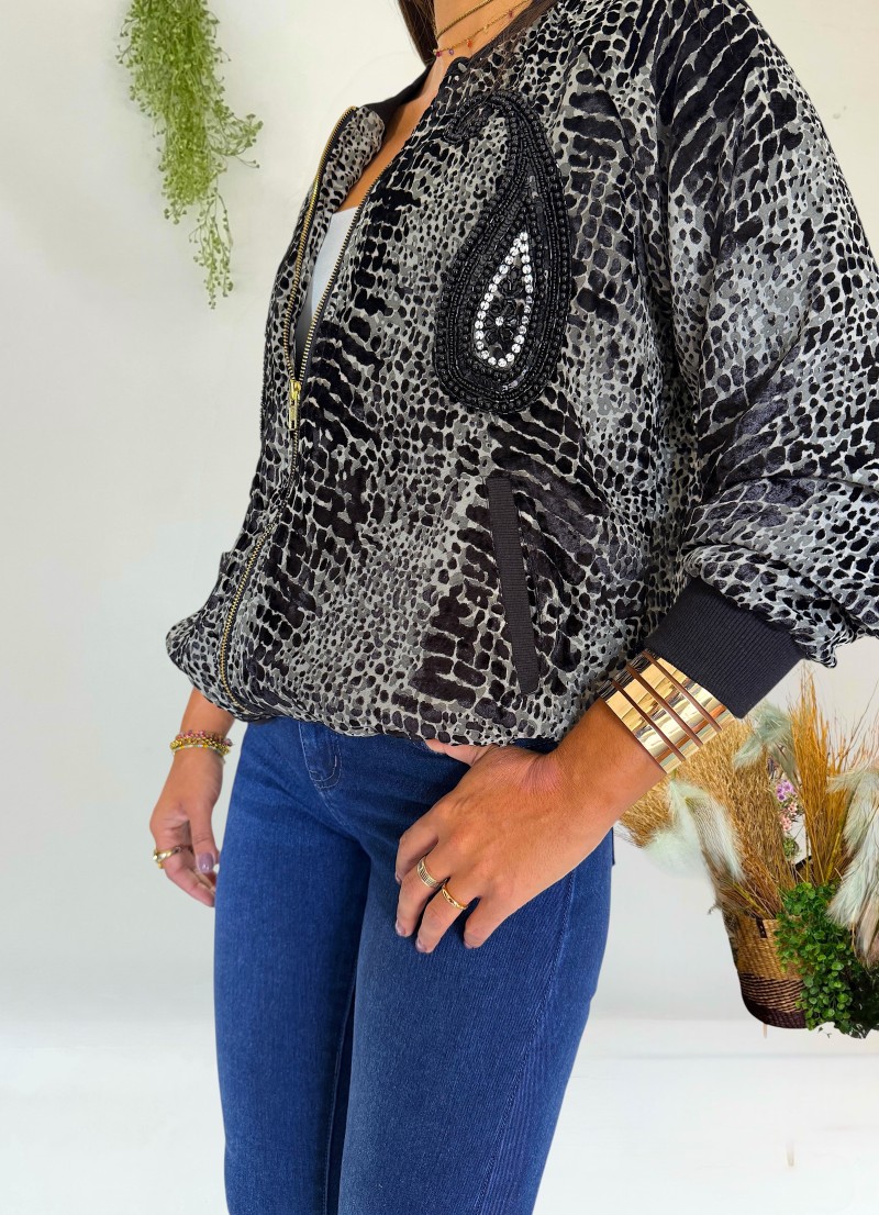 Chaqueta Montti con pedreria
