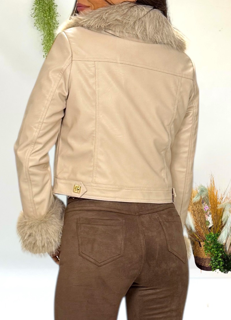Cazadora Mia beige con pelo desmontable Cazadora Mia beige con pelo desmontable