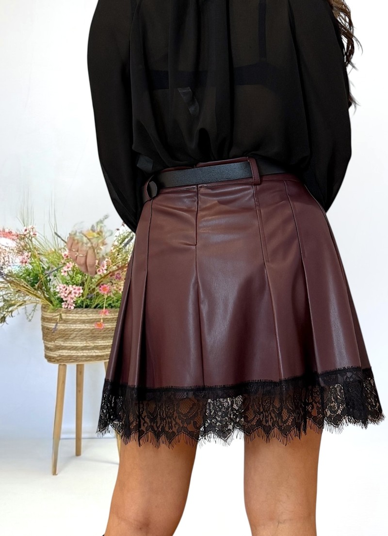 Falda Amber efecto piel granate