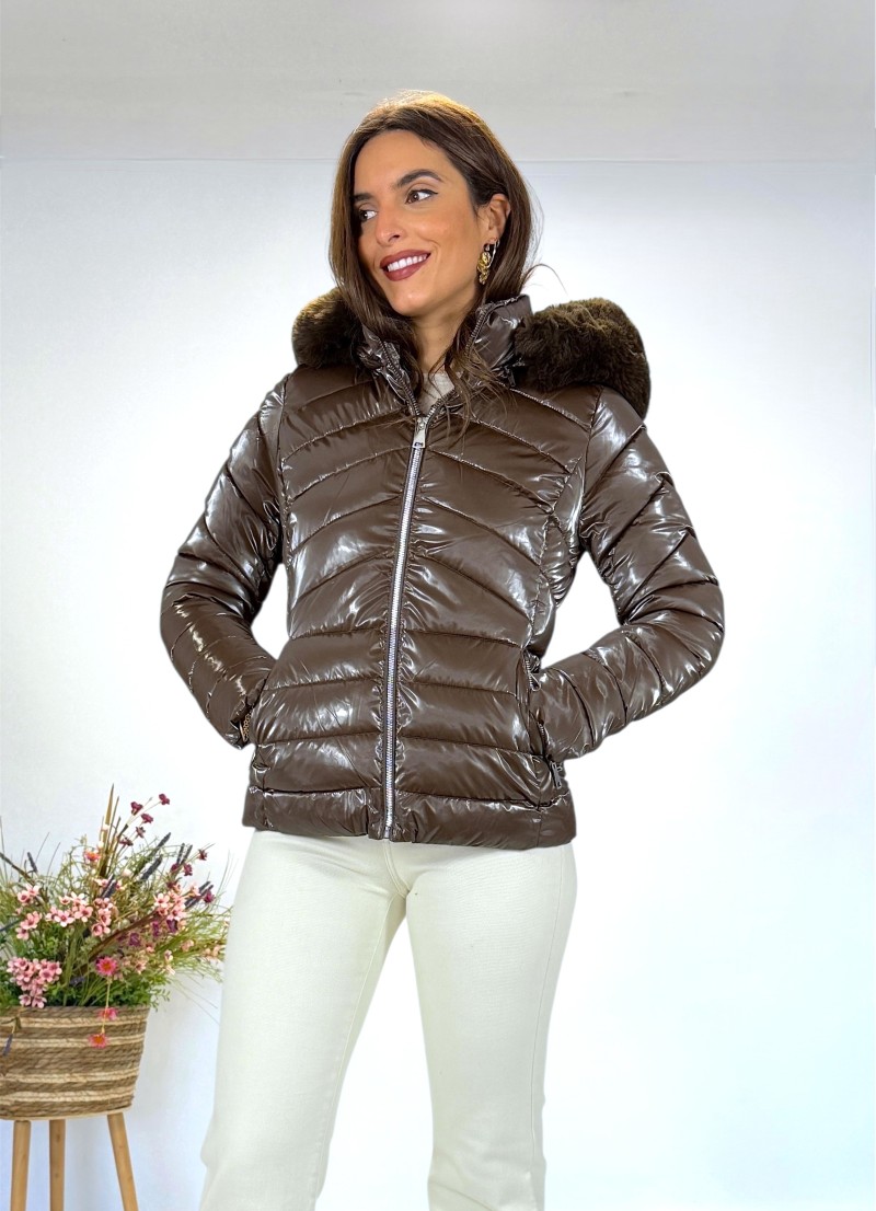 Abrigo corto acolchado marron
