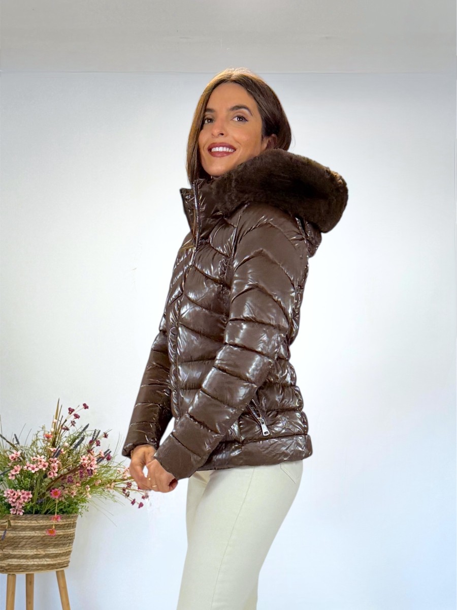Abrigo corto acolchado marron