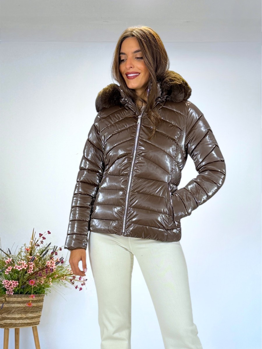 Abrigo corto acolchado marron