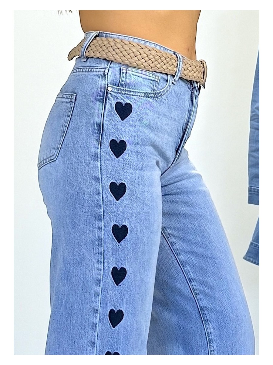 Pantalon vaquero bordado corazon