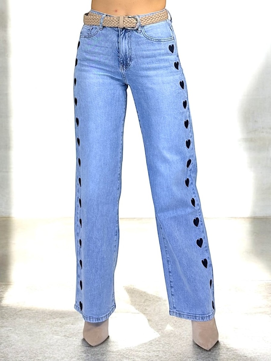 Pantalon vaquero bordado corazon