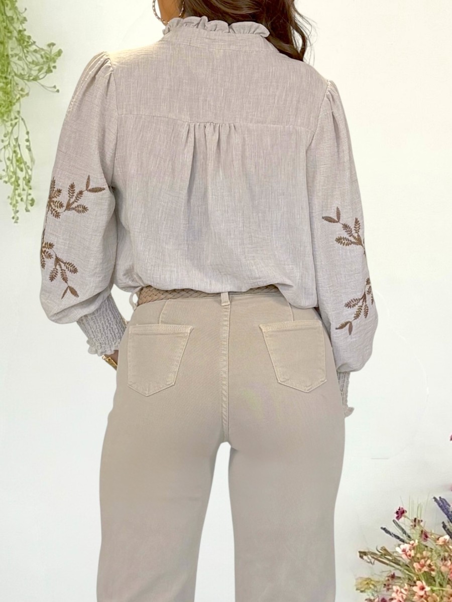 Blusa Aremy bordados marrón