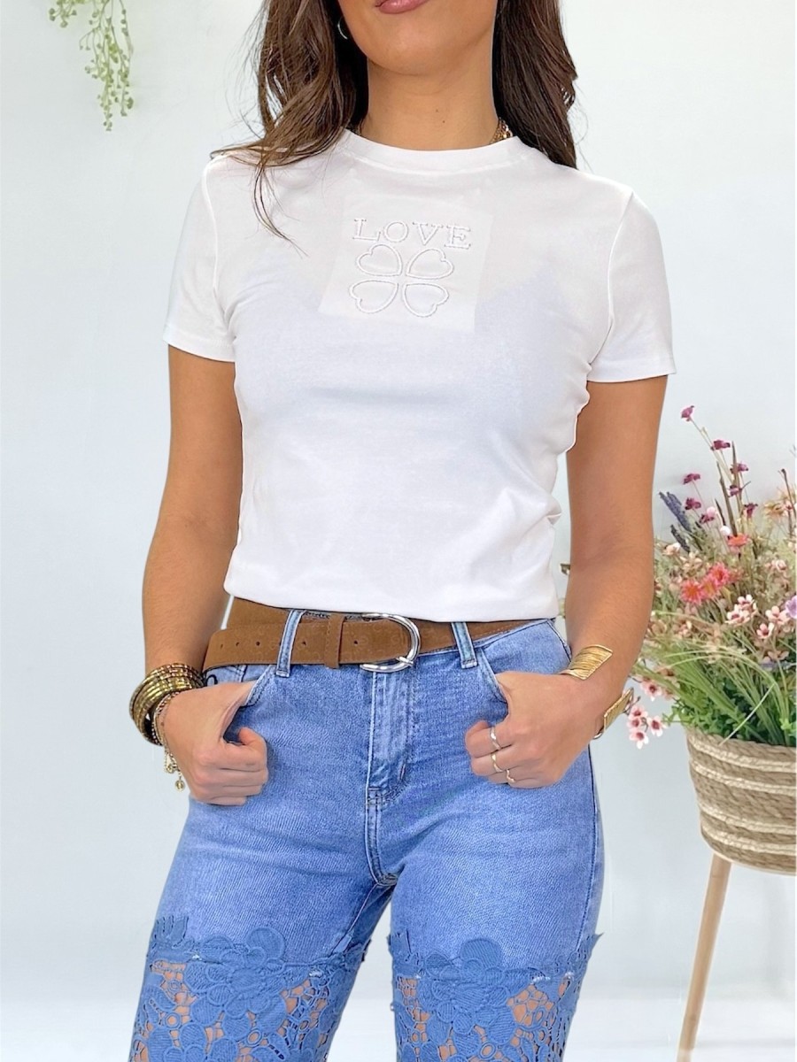 Camiseta Love con pedrería blanca