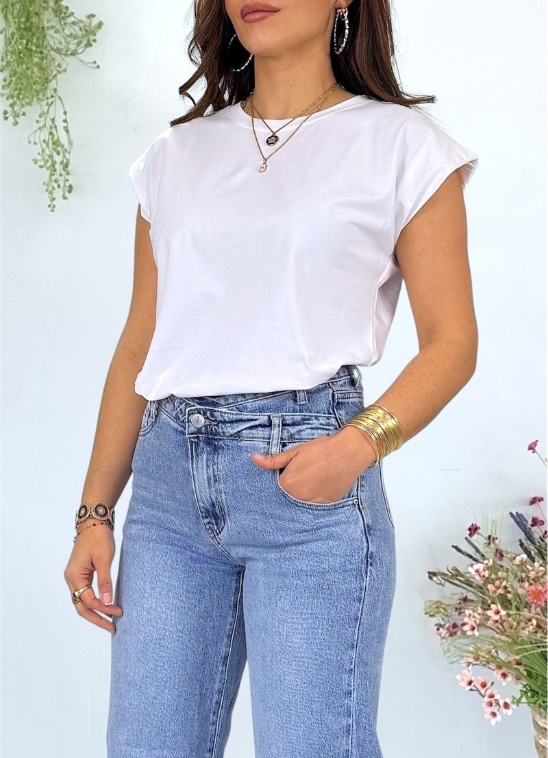 Camiseta con hombreras blanca