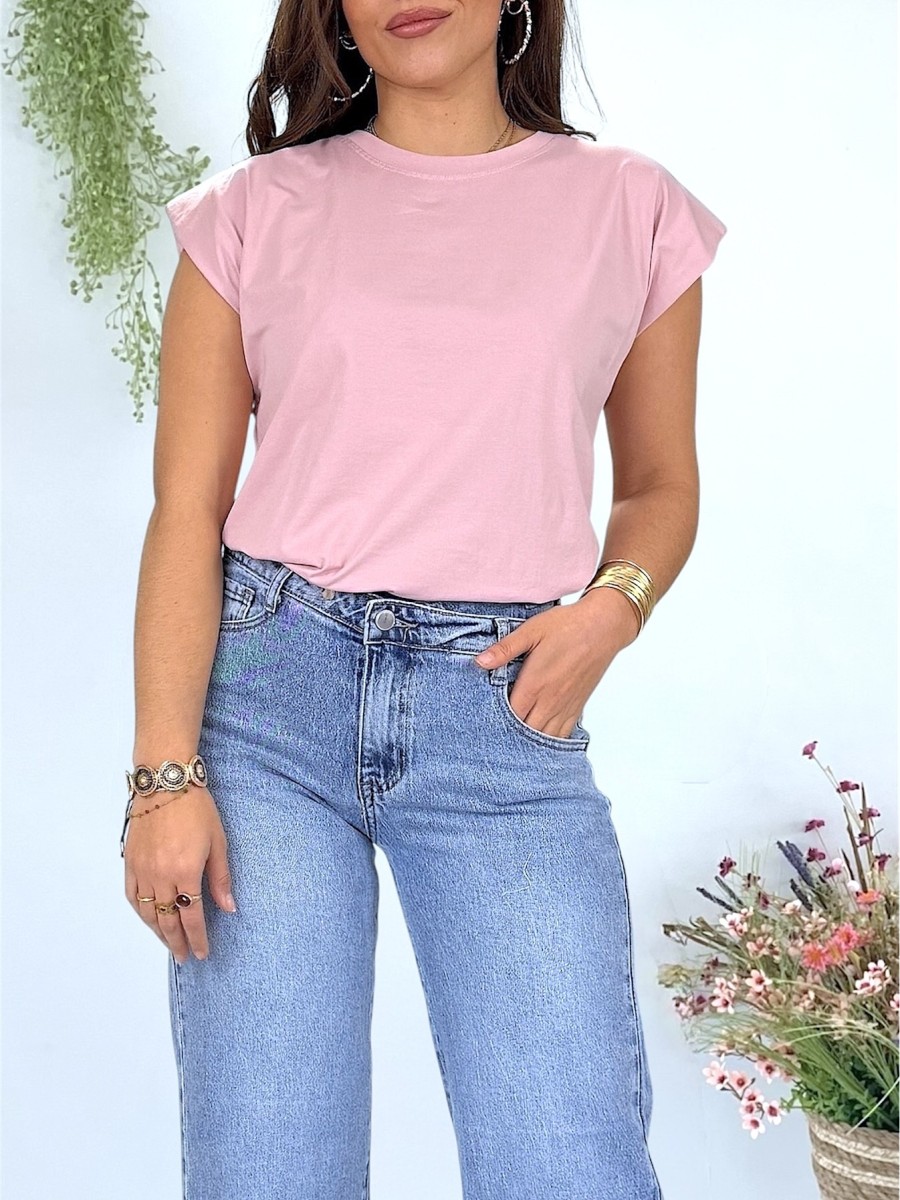 Camiseta con hombreras rosa