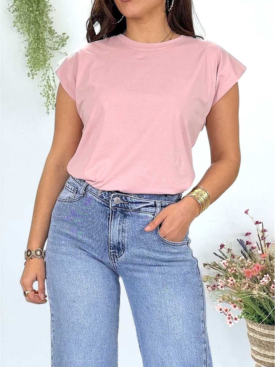 Camiseta con hombreras rosa