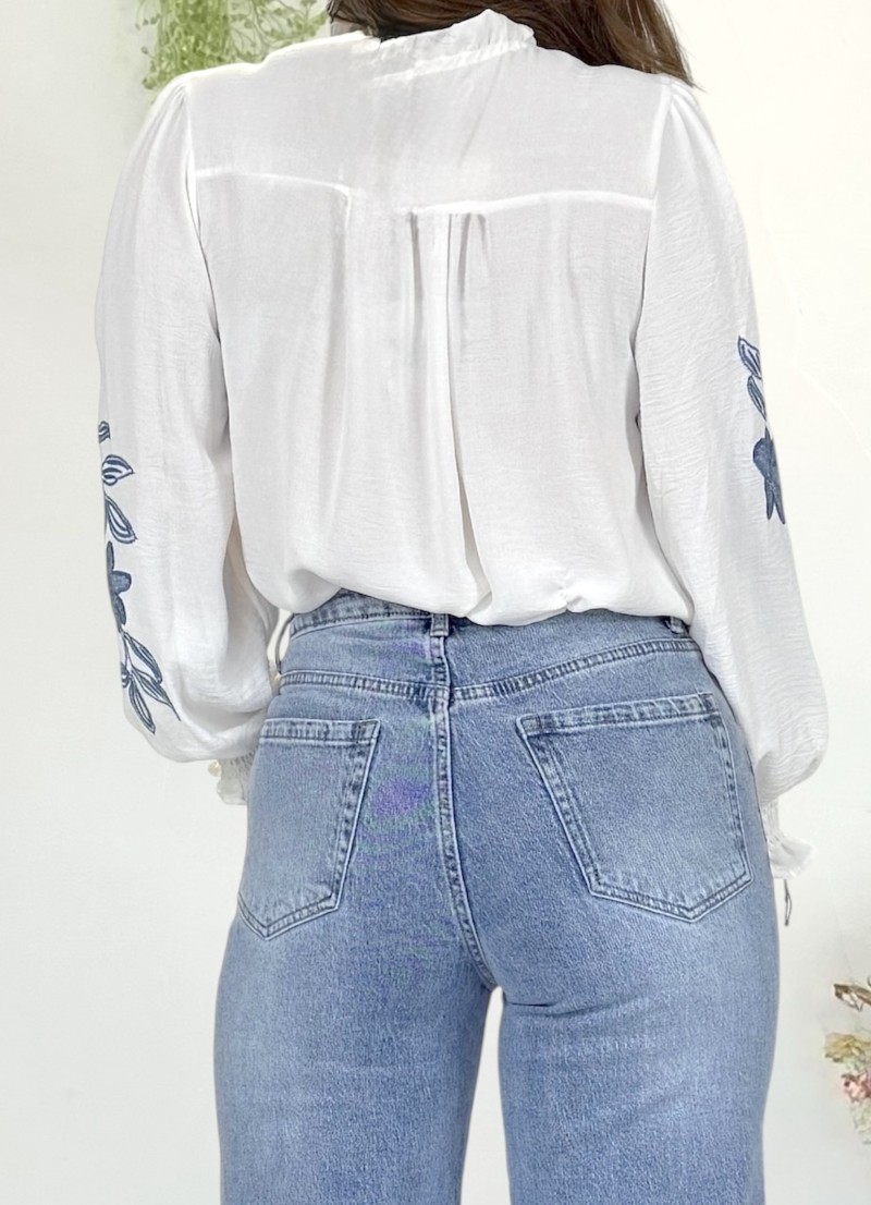 Blusa Chiara bordado azul