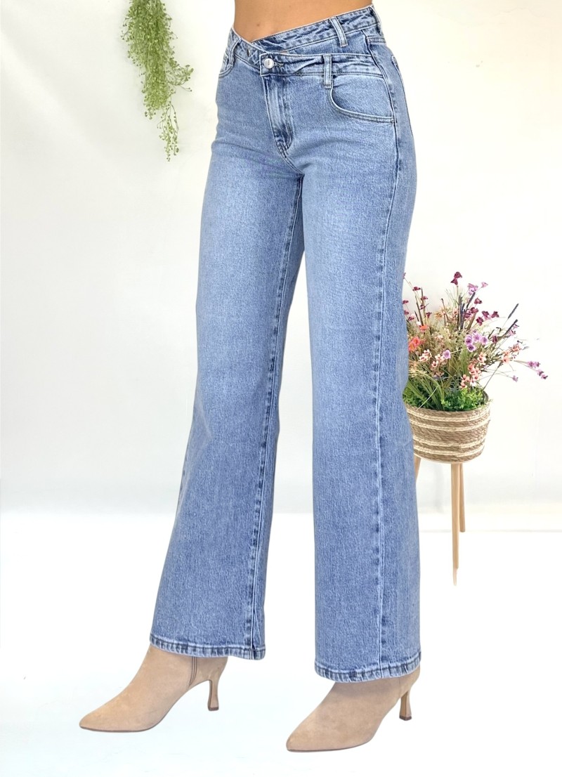 Pantalon vaquero cintura cruzada