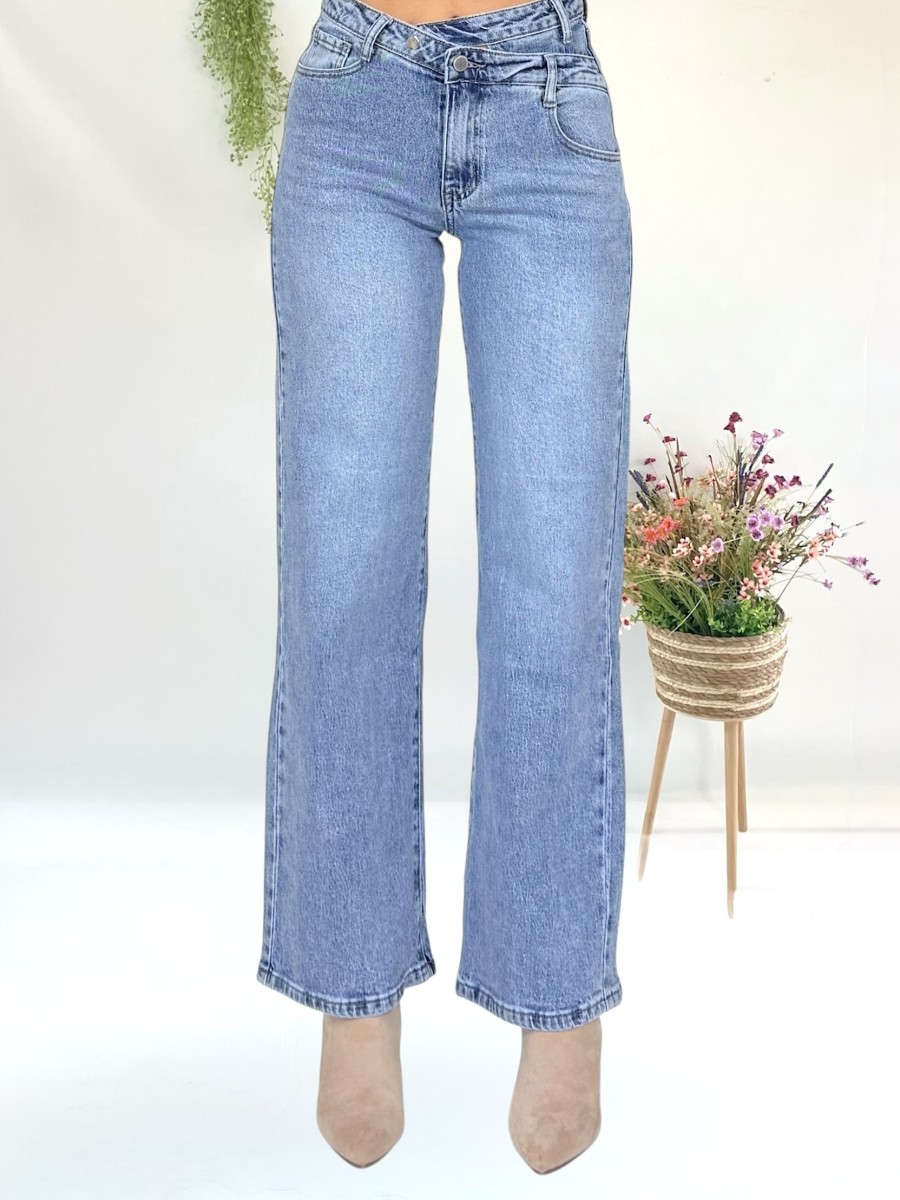 Pantalon vaquero cintura cruzada