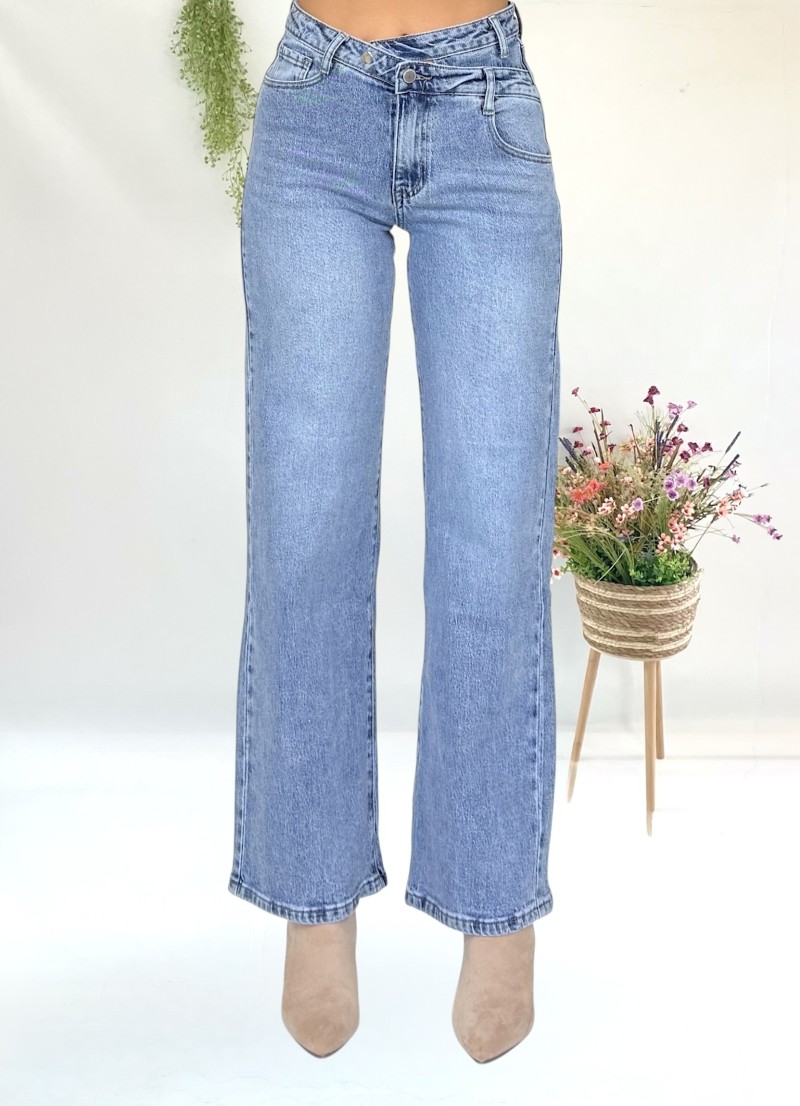 Pantalon vaquero cintura cruzada