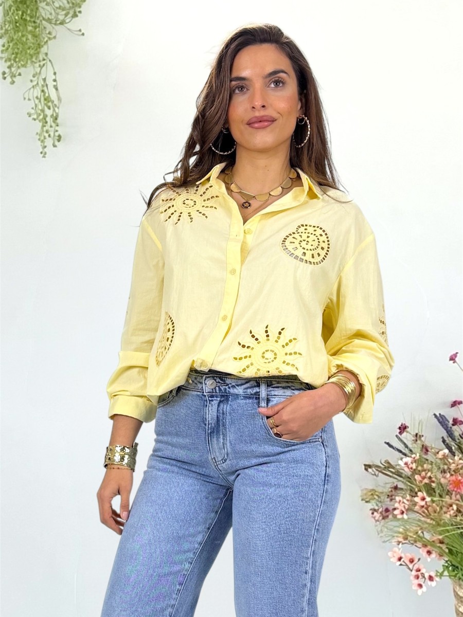 Blusa Mandala amarilla bordada