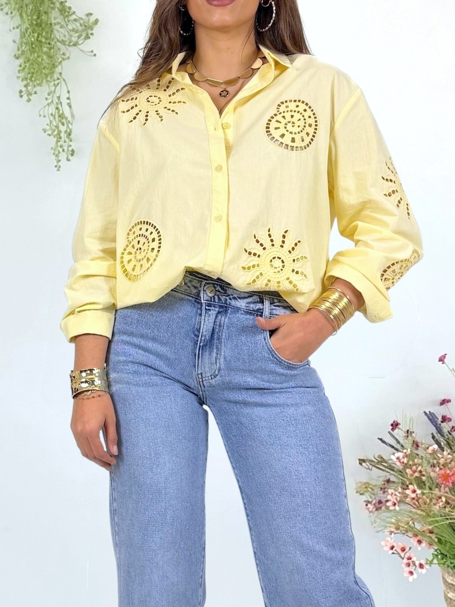 Blusa Mandala amarilla bordada