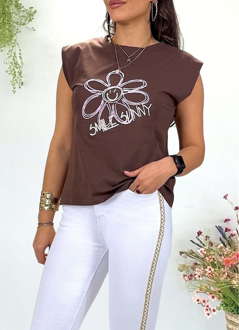 Camiseta Smile bordada marron
