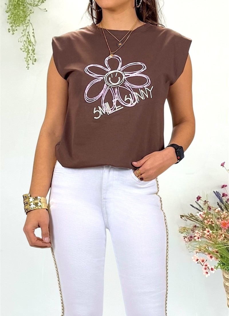 Camiseta Smile bordada marron