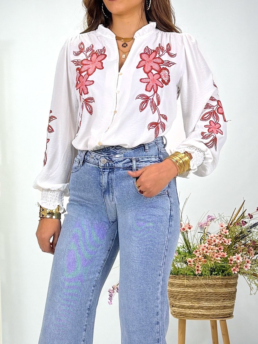 Blusa Chiara bordado coral