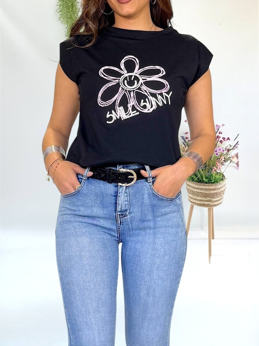 Camiseta Smile bordada negra
