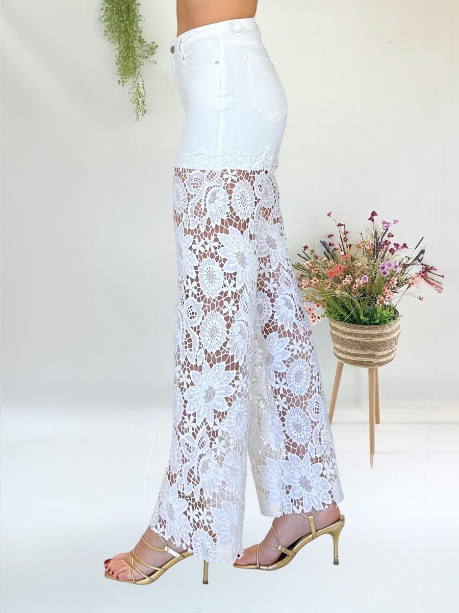 Pantalon encaje blanco roto