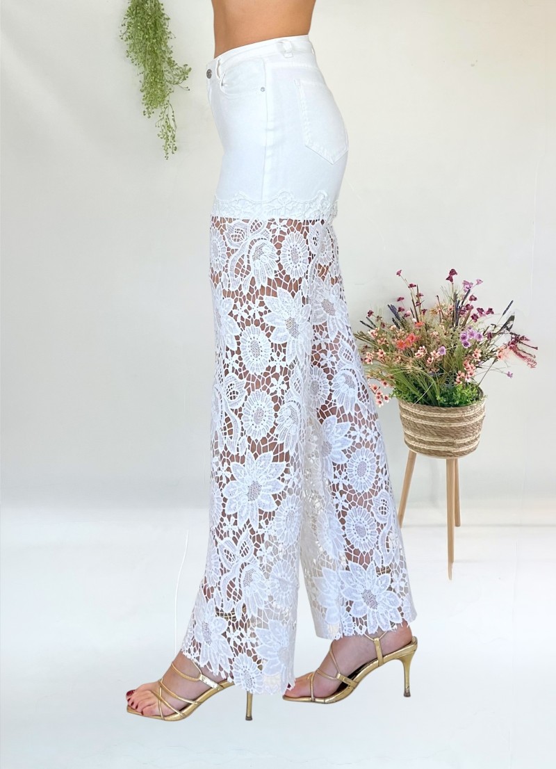 Pantalon encaje blanco roto