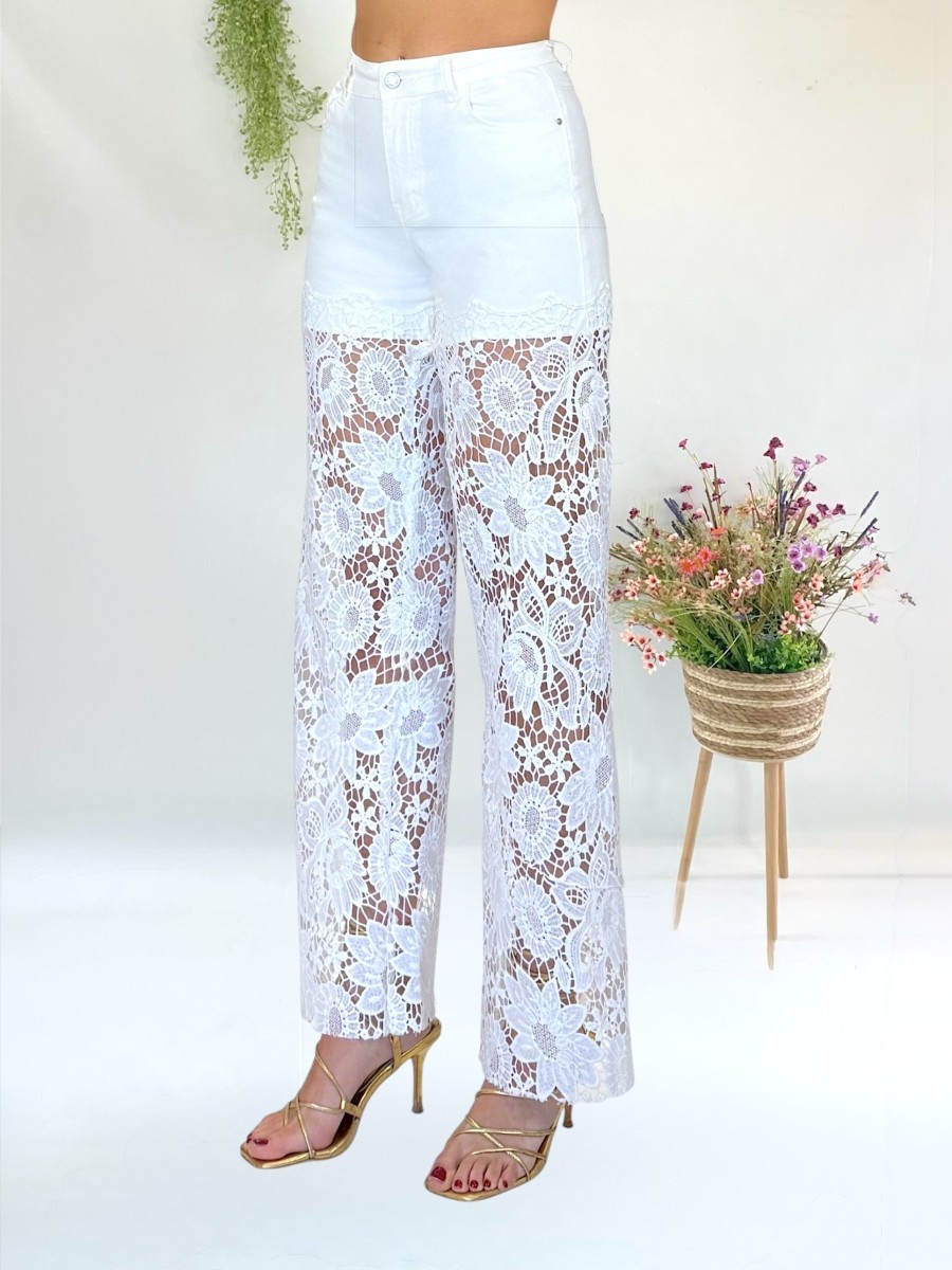 Pantalon encaje blanco roto