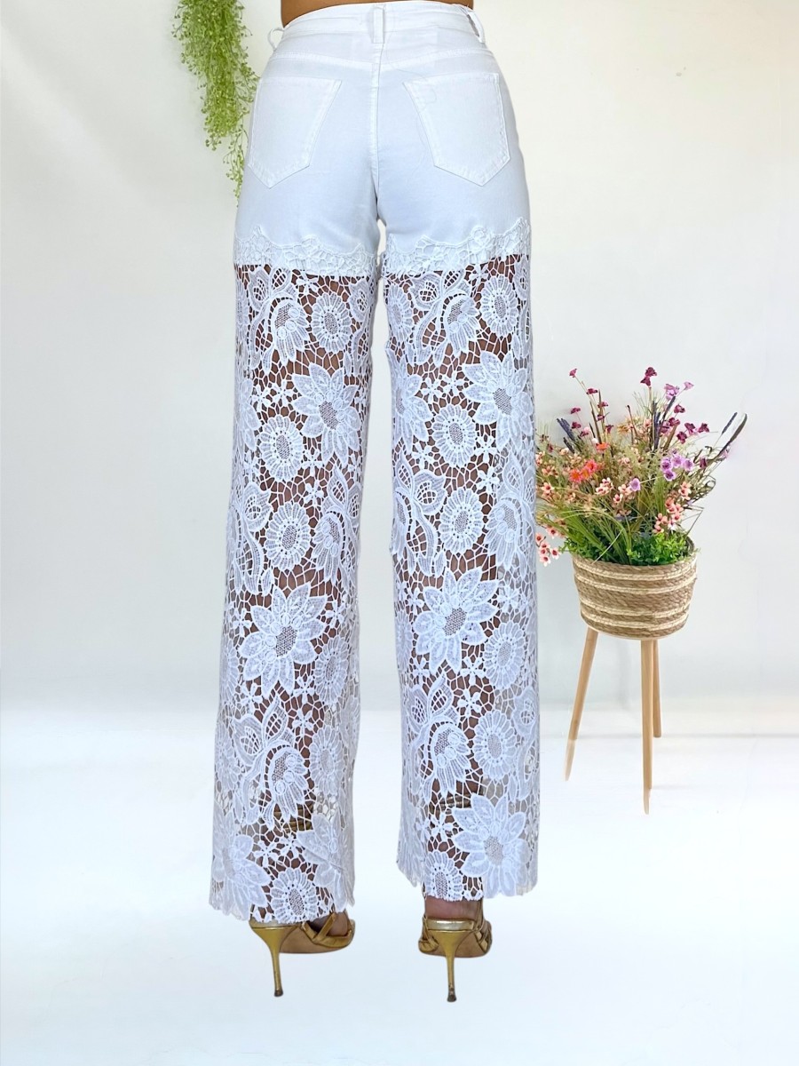 Pantalon encaje blanco roto