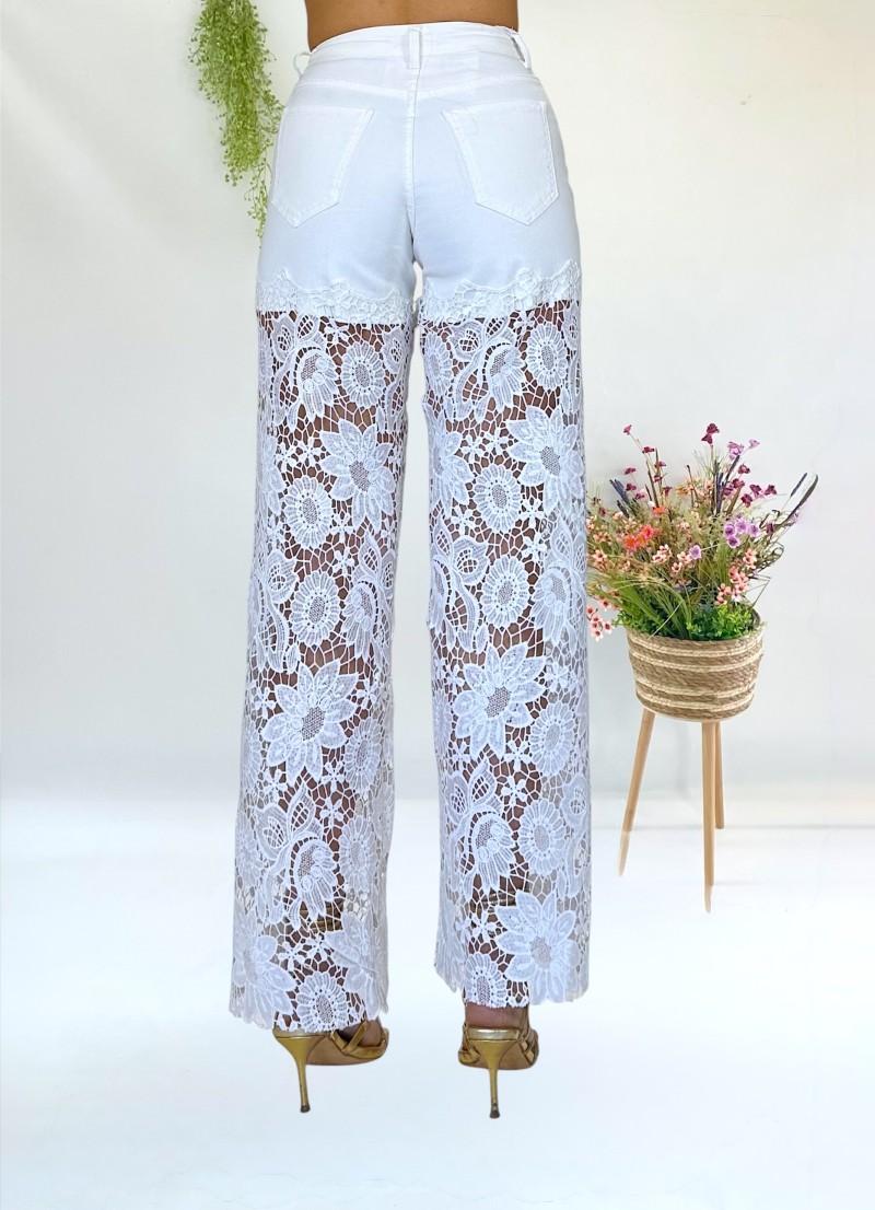 Pantalon encaje blanco roto