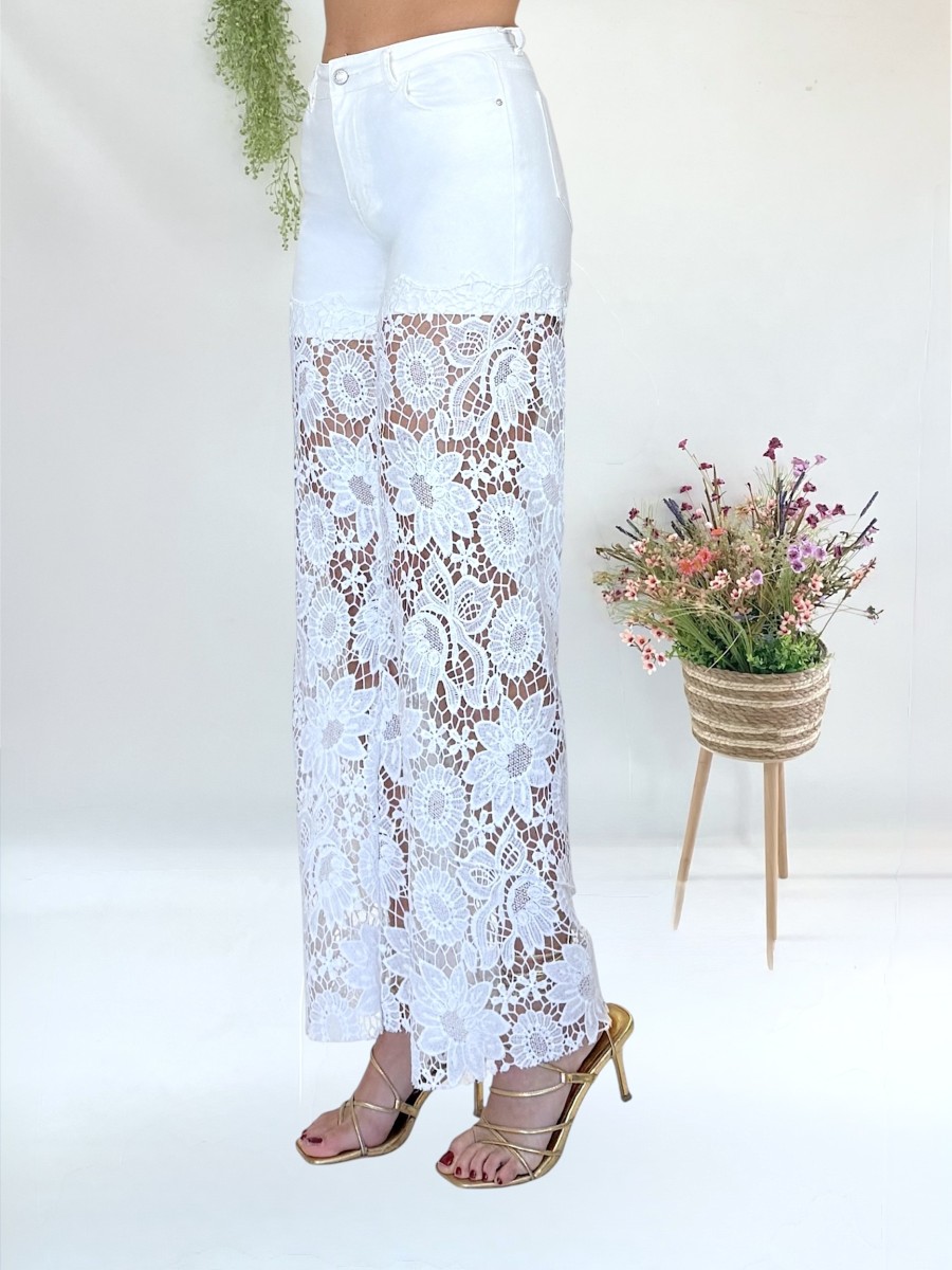 Pantalon encaje blanco roto