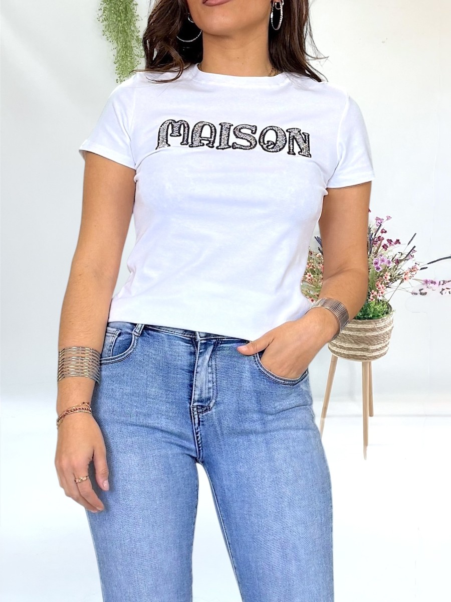 Camiseta letras bordadas con lentejuelas