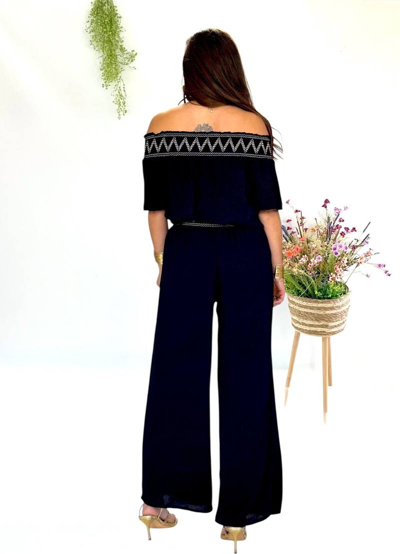Conjunto pantalón y blusa negro