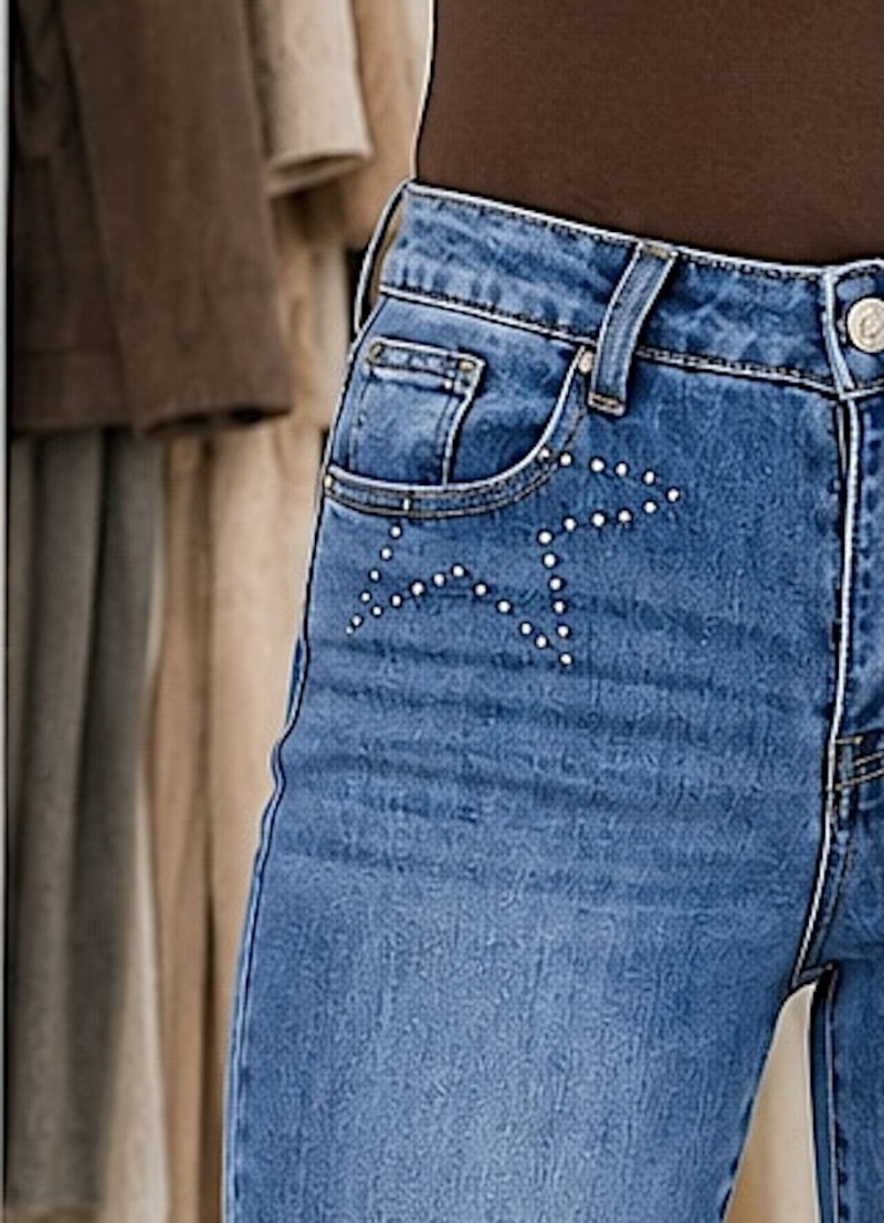 Pantalon vaquero tachuelas estrella