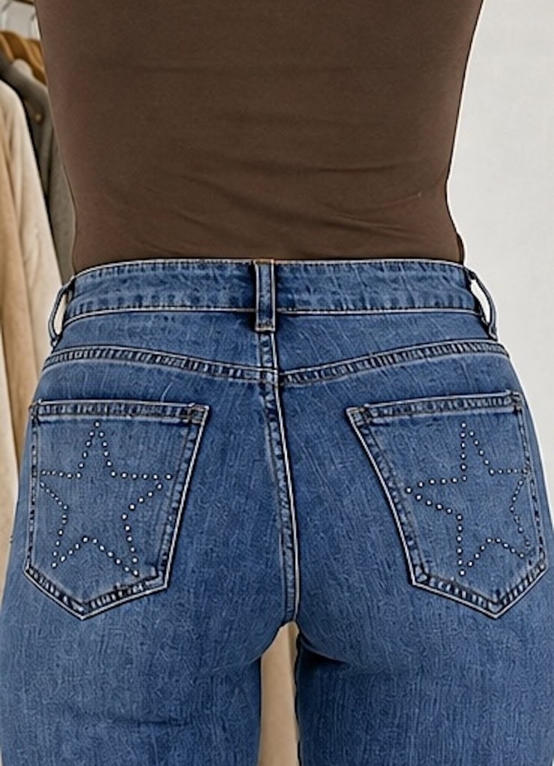 Pantalon vaquero tachuelas estrella